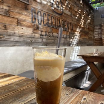 Doce Cuarenta - Nitro cold brew float - Bakeries Near Me - La Paz, BCS