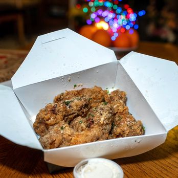 Bravo Pizza - 6 piece garlic parmesan wings $11 - Pizza Near Me - San Francisco, California Bravo Pizza - 6 piece garlic parmesan wings $11 - Pizza Near Me - San Francisco, California