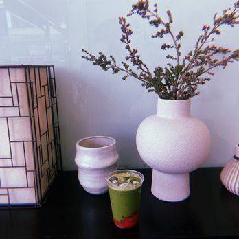 DAMO - Strawberry matcha latte - Coffee & Tea Near Me - Los Angeles, California DAMO - Strawberry matcha latte - Coffee & Tea Near Me - Los Angeles, California