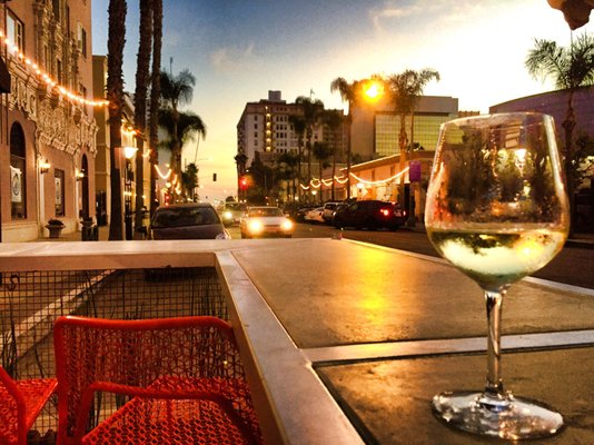 District Wine by null