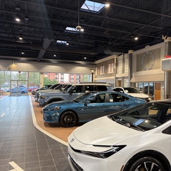 McGrath Elmhurst Toyota - Car Dealers Near Me - Elmhurst, Illinois