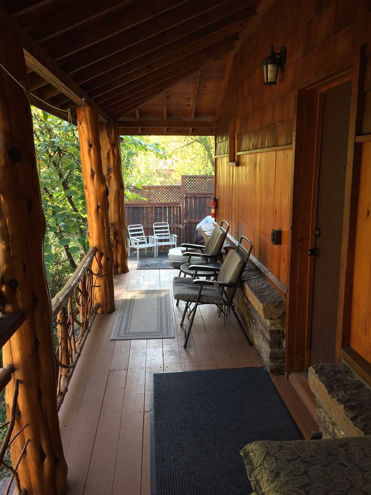 CEDAR CREST LODGE AND CABIN Updated June 2024 27 Photos 4699 AR