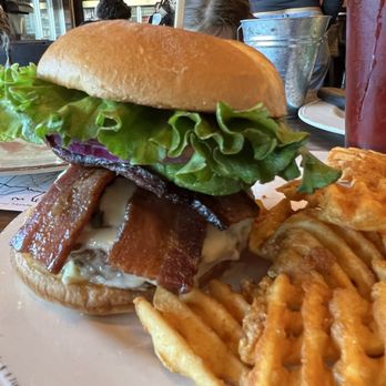 Werner Beef & Brew - Werner burger w/ waffle fries - American Near Me - Tillamook, Oregon