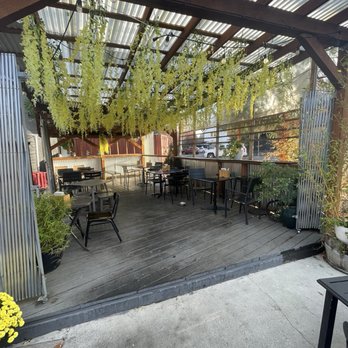 Banh Mi Up - Outside seating - Vietnamese Near Me - Portland, Oregon