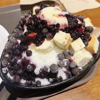 Tom N Toms Coffee - blueberry cheesecake snow // ig: @sandyeatslocal - Coffee & Tea Near Me - Carrollton, Texas