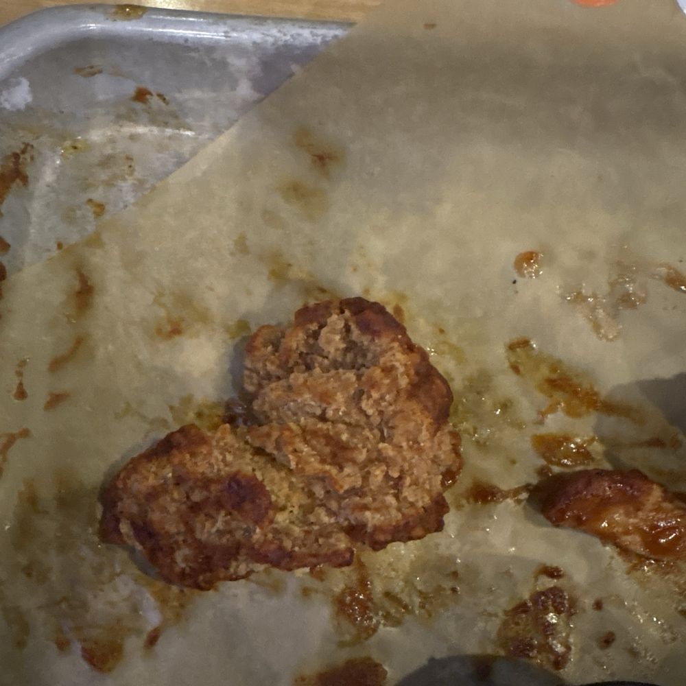 Does that look like a sauced wing? Does that look like a sauced wing?