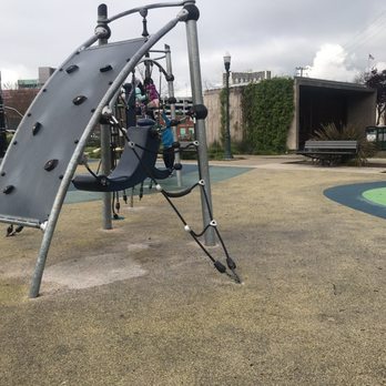Doyle Hollis Park - Parks Near Me - Emeryville, California