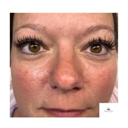 The Lash and Spa Collective by Nichole - Classic Ellipse Full Set