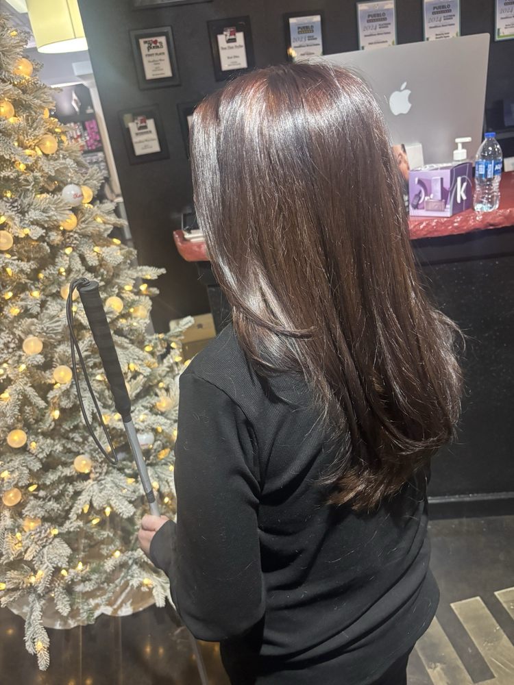 Headlines West Salon