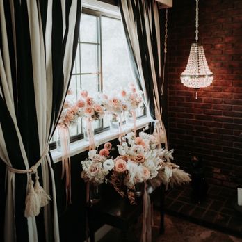 Tularosa Flowers - Bride and Bridesmaid Bouquet - Florists Near Me