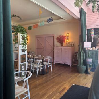 La Patroncita - Inside - Mexican Near Me - Portland, Oregon