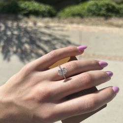 Geneve Jewelers - Engagement ring
