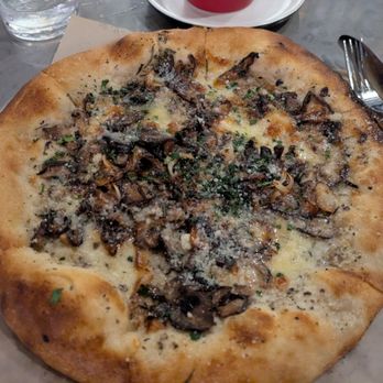 North Italia - Fungi Pizza. mushroom - Italian Near Me - Scottsdale, Arizona
