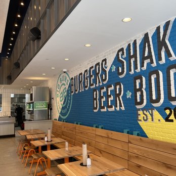 Big Buns - Indoor - Burgers Near Me - Reston, Virginia Big Buns - Indoor - Burgers Near Me - Reston, Virginia