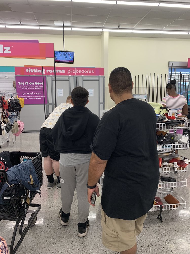 DD’S DISCOUNTS 13 Photos & 18 Reviews 4720 West Sahara Avenue, Las