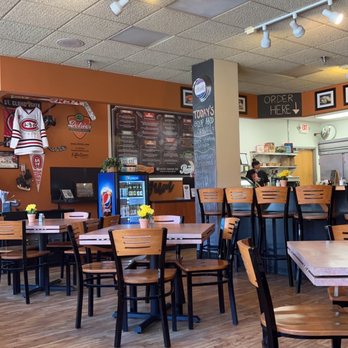 Dolsie's Lunch Box Grille - the dining area - New American Near Me - Saint Cloud, Minnesota
