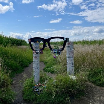 Buddy Holly Crash Site - Landmarks & Historical Buildings Near Me - Clear Lake, Iowa