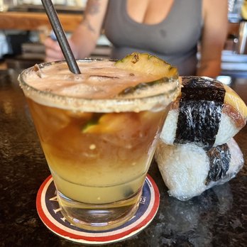 Agave & Vine - Turnt Dinner! Feelin The Weeknd w/ all this attention lol - Cocktail Bars Near Me - Honolulu, Hawaii
