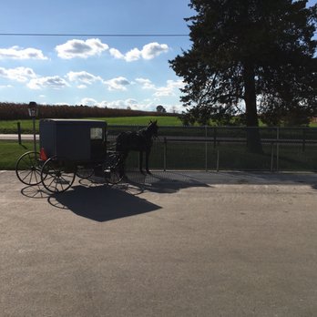 Creekside Food Outlet - a horse drawn carriage - Grocery Near Me - Kinzers, Pennsylvania Creekside Food Outlet - a horse drawn carriage - Grocery Near Me - Kinzers, Pennsylvania