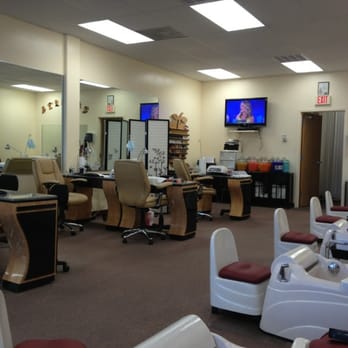 Lucky Nails - Clean and organized. - Nail Salons Near Me - Pace, Florida Lucky Nails - Clean and organized. - Nail Salons Near Me - Pace, Florida