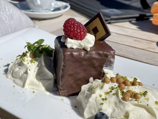 Restaurant ice Q by null