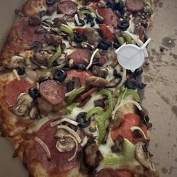 Round Table Pizza - King Arthur's Supreme Pizza