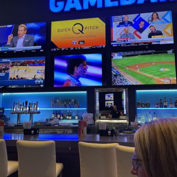 Dave & Buster's Rosemont - Arcades Near Me - Rosemont, Illinois