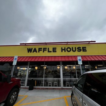 Waffle House - Front - Breakfast & Brunch Near Me - Benson, North Carolina