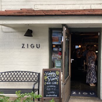 Zigu - Street entrance - Seafood Near Me - Honolulu, Hawaii
