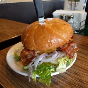 Photo of Pilot Butte Drive-In Restaurant - Bend, OR, United States. Bacon Cheeseburger