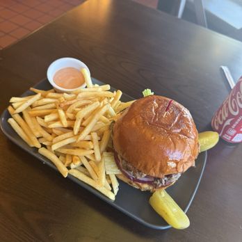 16th Street Diner - Beef burger and fries - Breakfast & Brunch Near Me - San Francisco, California