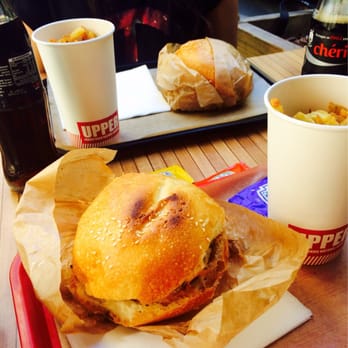 Upper - Depuis quand on sert des frites dans des gobelets les gars ? Non non non. - Fast Food Near Me - Bordeaux, 33 Upper - Depuis quand on sert des frites dans des gobelets les gars ? Non non non. - Fast Food Near Me - Bordeaux, 33