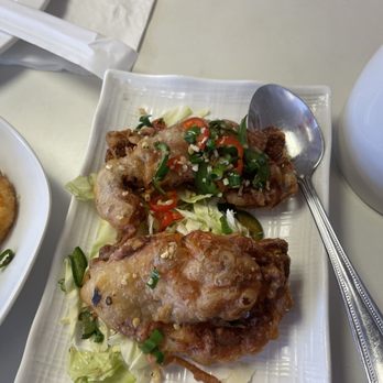 Golden Eagle Chinese Restaurant - Salt s& pepper soft shell crab - Seafood Near Me - Honolulu, Hawaii