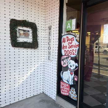 Cara Mia Baking - Dog friendly - Bakeries Near Me - Lomita, California