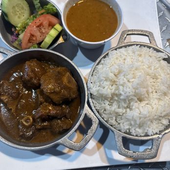 Dominican restaurant - Oxtail either rice and beans with salad - Bars Near Me - Richardson, Texas Dominican restaurant - Oxtail either rice and beans with salad - Bars Near Me - Richardson, Texas