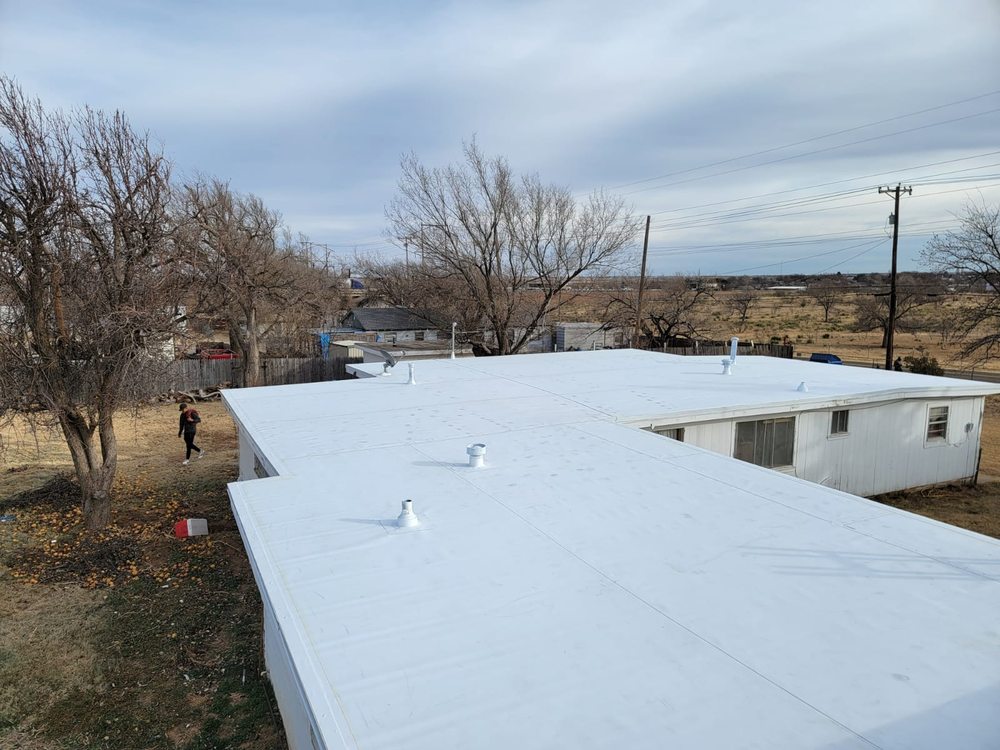 Slide of Castellanos Roofing