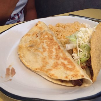 Rey-Azteca - Beef taco and quesadilla lunch combo - Mexican Near Me - Somerset, Pennsylvania Rey-Azteca - Beef taco and quesadilla lunch combo - Mexican Near Me - Somerset, Pennsylvania