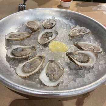 Flaming Crab Express Easton - a platter of oysters - Cajun/Creole Near Me - Easton, Pennsylvania
