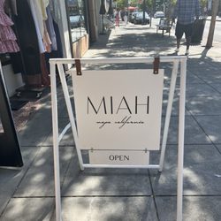 MIAH - Sidewalk signage