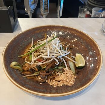 Siam - Pad Thai with Tofu delicious taste right spice level. - Thai Near Me - Montreal, Quebec Siam - Pad Thai with Tofu delicious taste right spice level. - Thai Near Me - Montreal, Quebec