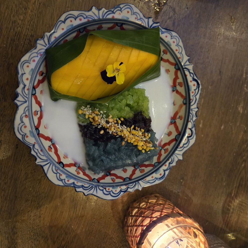 Beautiful and flavorful mango with sticky rice, colors blew us away.