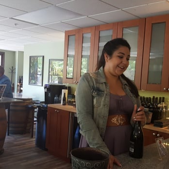 Backstage Marin - Jasmine is amazing! Friendly, professional and very knowledgeable :) - Wineries Near Me - Larkspur, California