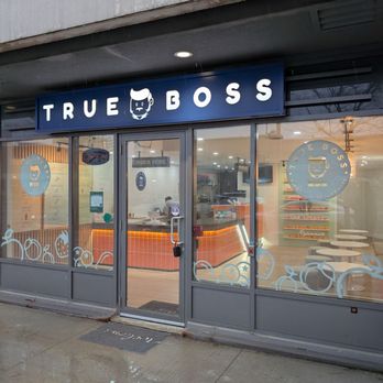 True Boss - Storefront on a rainy Thursday - Bubble Tea Near Me - Markham, Ontario