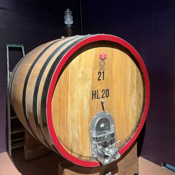 Il Colombaio Winery - Wineries Near Me - Monteriggioni, SI