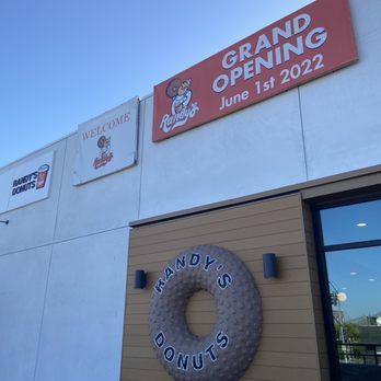 Randy's Donuts - Donuts Near Me - Burbank, California Randy's Donuts - Donuts Near Me - Burbank, California