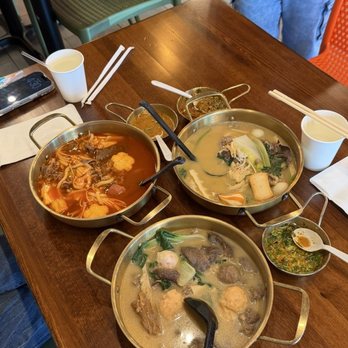 Mala Town - Set with Beef Bone Broth Base 招牌牛骨汤套餐 Set with Tomato Flavored Broth 酸甜番茄汤套餐 - Hot Pot Near Me - Pleasanton, California