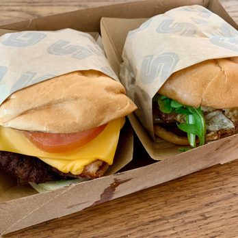 Gott's Roadside - Bacon burger and California burger - Burgers Near Me - San Francisco, California