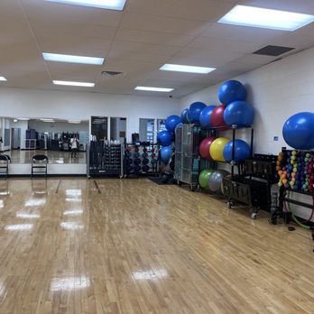 South Side YMCA - Fitness room - Gyms Near Me - Chicago, Illinois