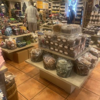 Leah's Pralines - Candy Stores Near Me - New Orleans, Louisiana Leah's Pralines - Candy Stores Near Me - New Orleans, Louisiana