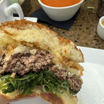 Bardot - Gouda burger - New American Near Me - Claremont, California
